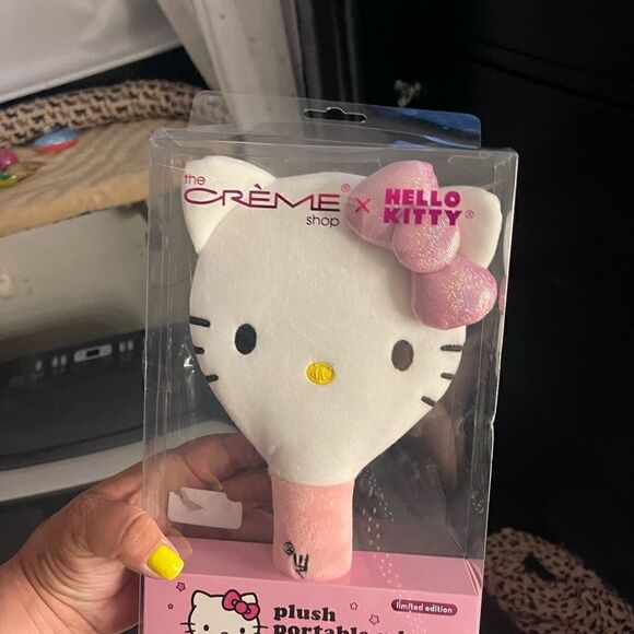 Le/se hello kitty x creme shop plush handheld travel vanity mirror - Picture 6 of 7